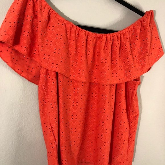 Off the shoulder top - Picture 3 of 3